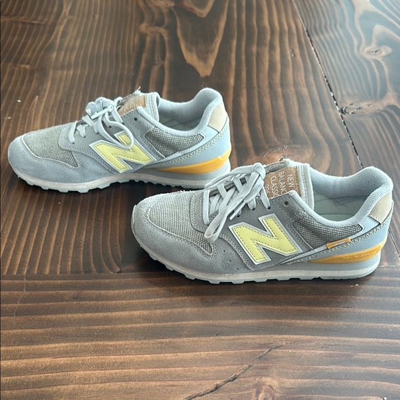 New Balance Classic Kids Sneakers - Gray - Picture 2 of 4